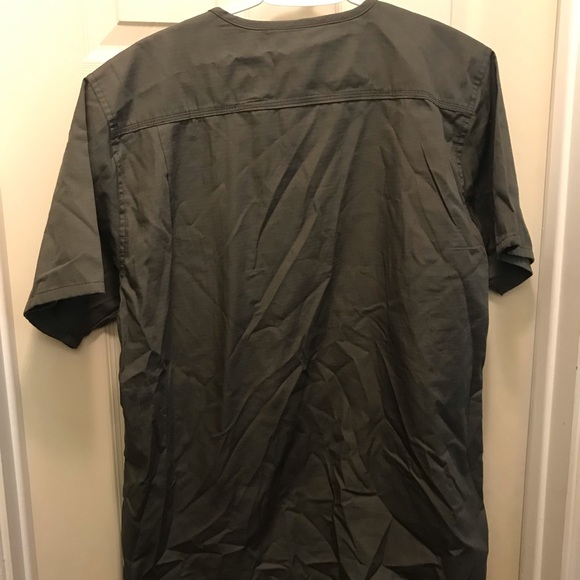 Carhartt men’s army green scrub top medium - Picture 5 of 5